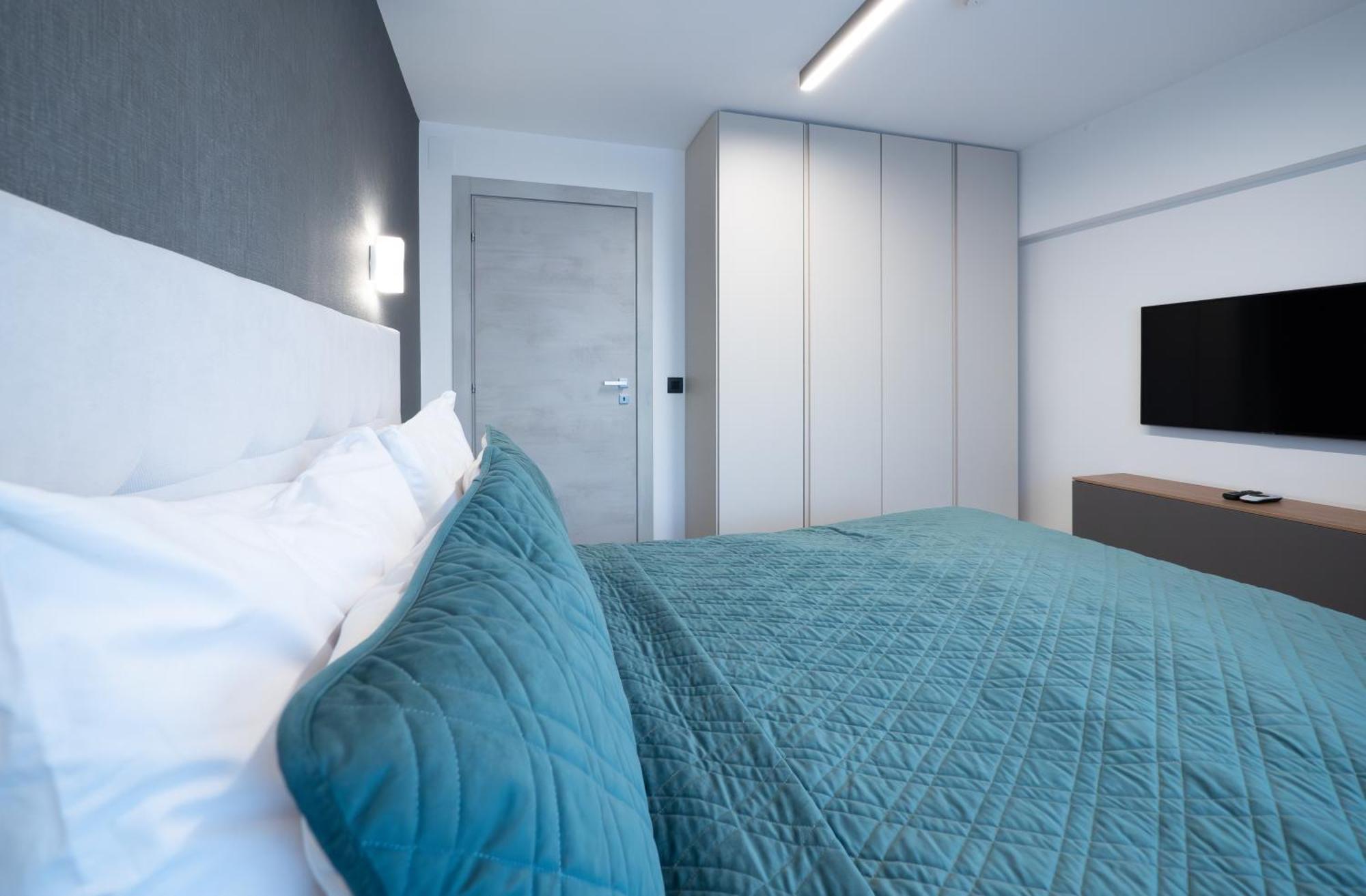 Novos Luxury Suites Bucharest Exterior photo